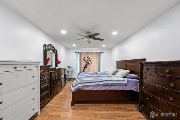 $610,000 | 197 Westgate Drive, Edison, NJ 08820