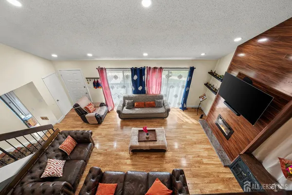 $610,000 | 197 Westgate Drive, Edison, NJ 08820