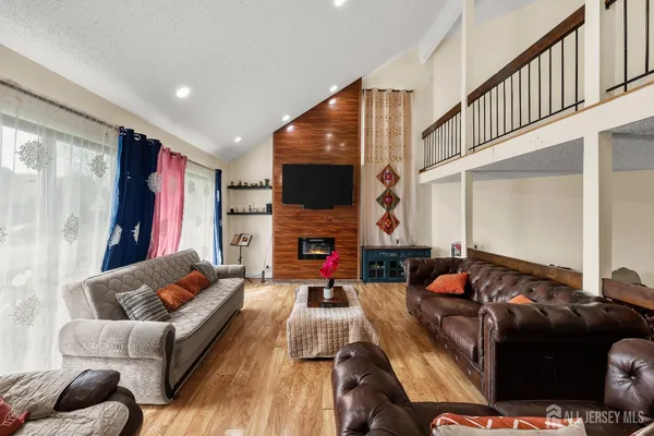 $610,000 | 197 Westgate Drive, Edison, NJ 08820