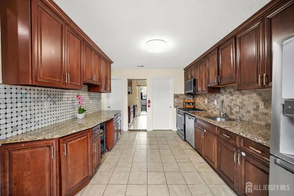 $610,000 | 197 Westgate Drive, Edison, NJ 08820