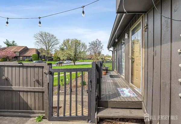 $610,000 | 197 Westgate Drive, Edison, NJ 08820