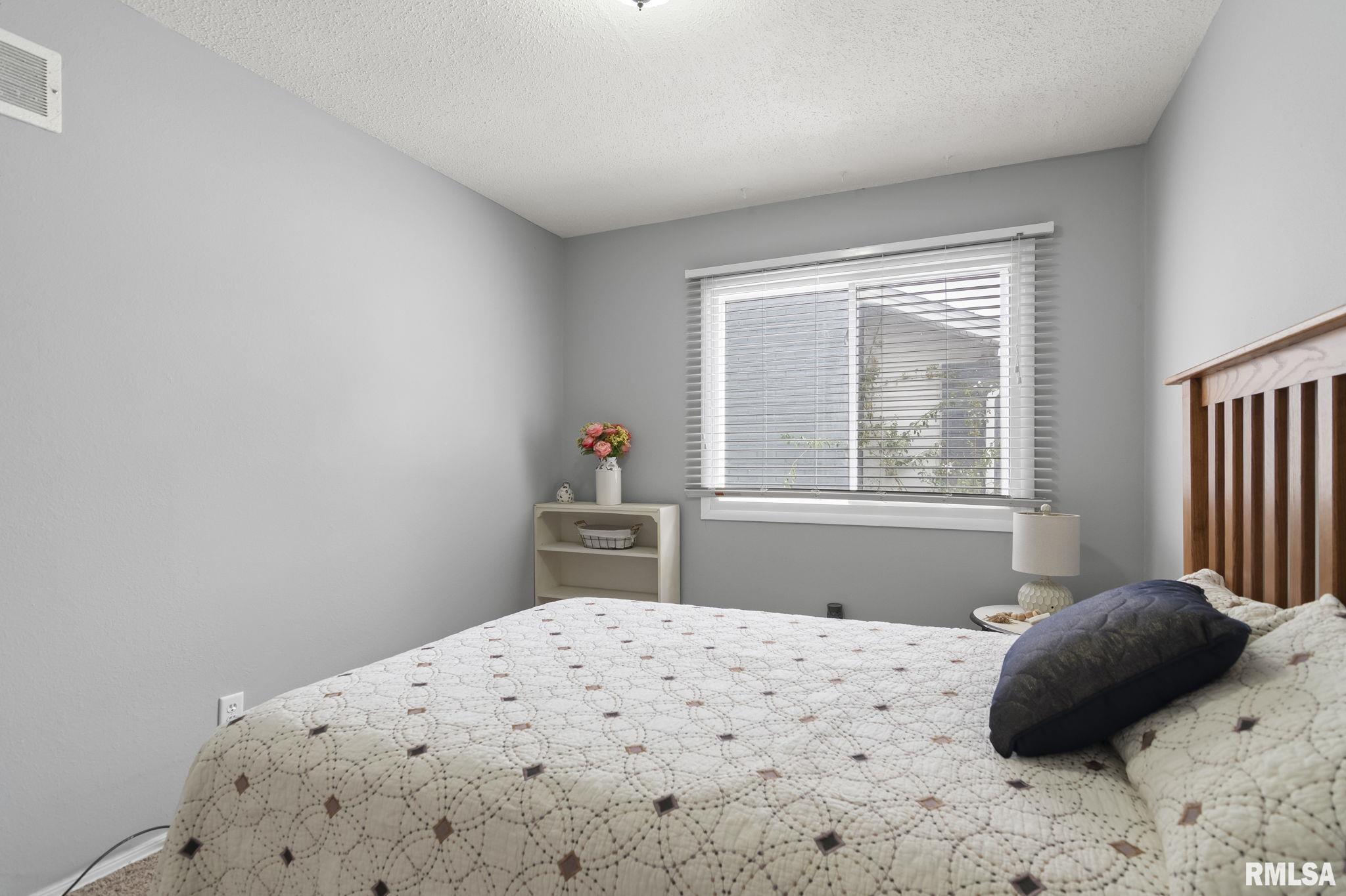 213 Bristol Drive Springfield, IL 62702 - Photo 23 of 30