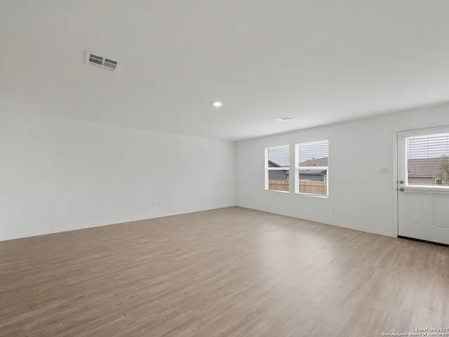 $1,600 | 14722 Brandy Brook, San Antonio, TX 78253