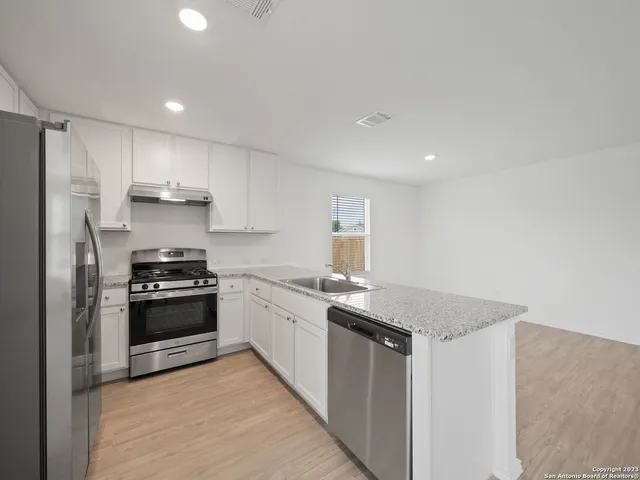 $1,600 | 14722 Brandy Brook, San Antonio, TX 78253