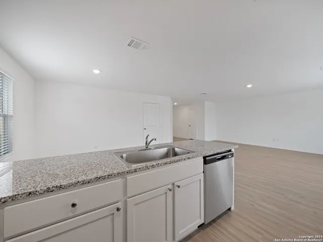 $1,600 | 14722 Brandy Brook, San Antonio, TX 78253