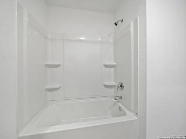 $1,600 | 14722 Brandy Brook, San Antonio, TX 78253