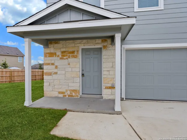 $1,600 | 14722 Brandy Brook, San Antonio, TX 78253