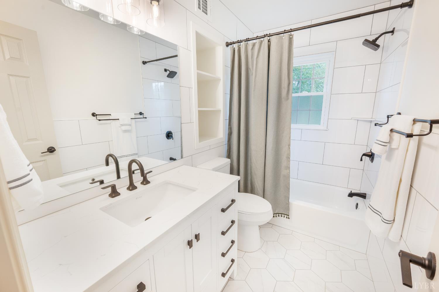 203 Ned Brown Road Amherst, VA 24521 - Photo 26 of 70 Main Level Full Bath