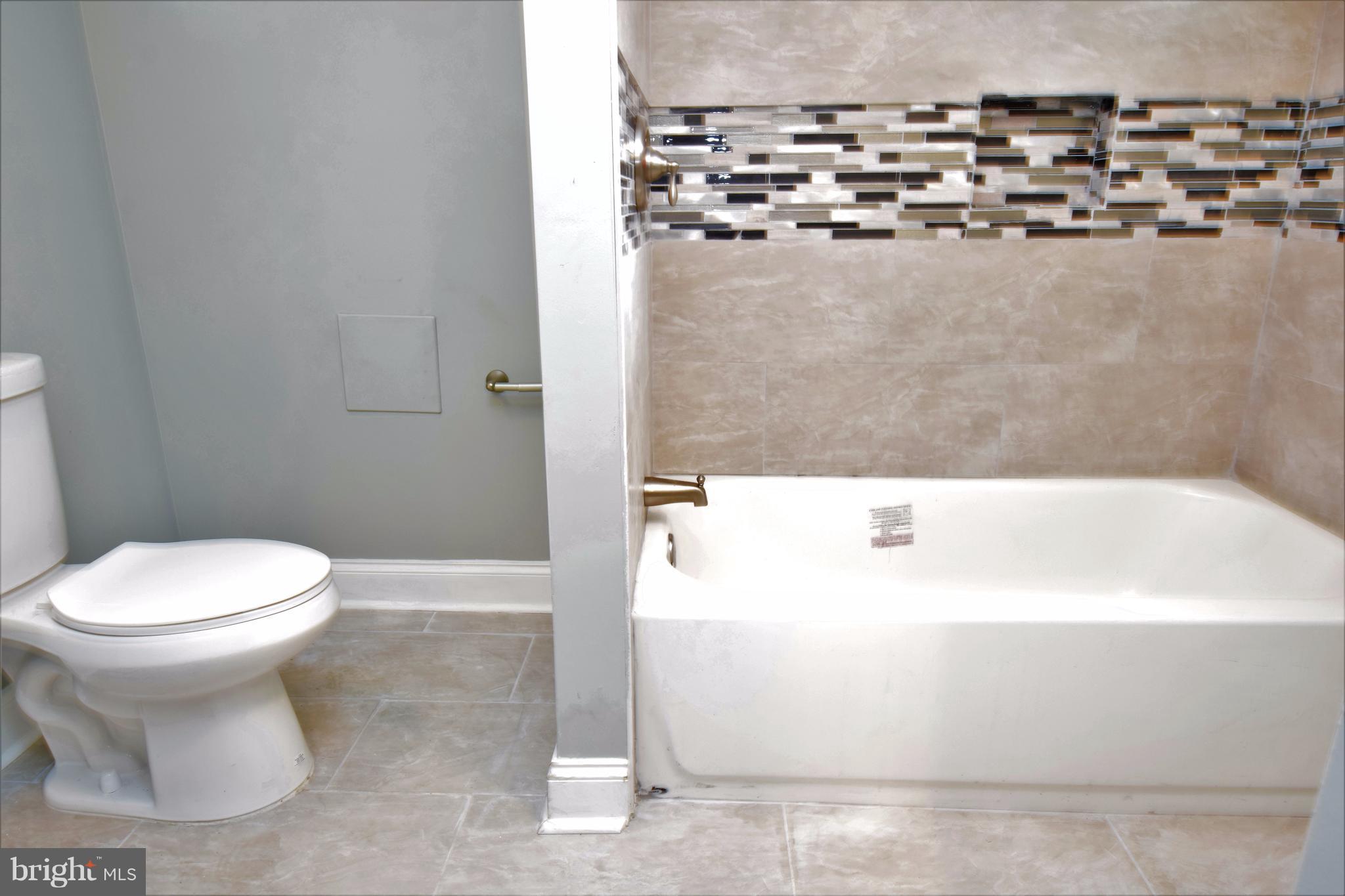 3905 Grantley Road Baltimore, MD 21215 - Photo 16 of 29 Bath