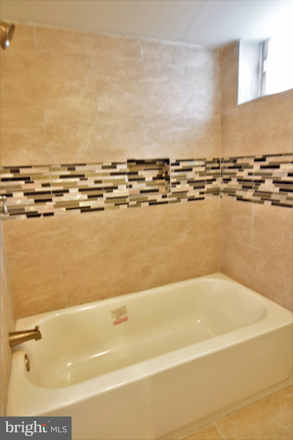 3905 Grantley Road Baltimore, MD 21215 - Photo 19 of 29 Bath