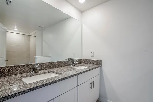 $2,000 | 30766 Veridian Way, Wesley Chapel, FL 33543