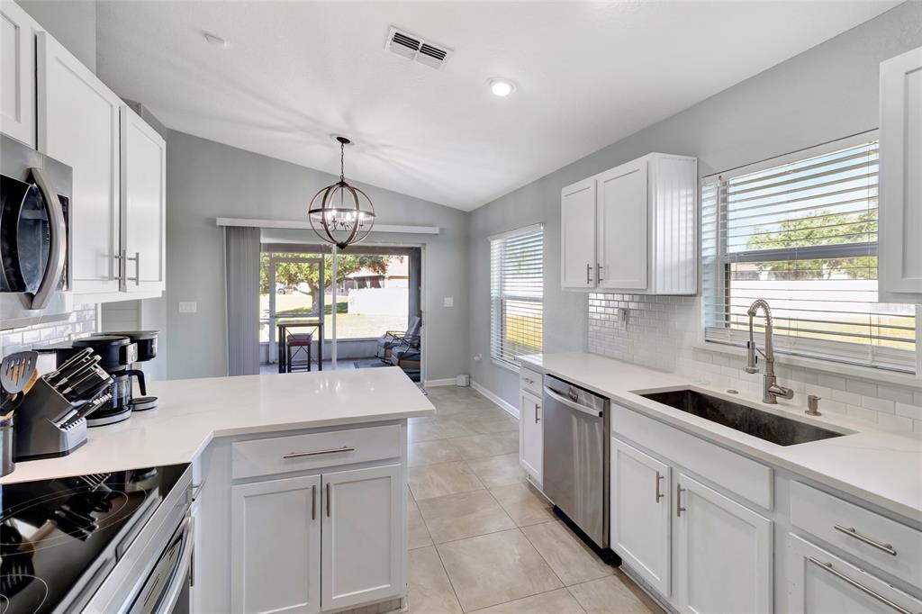 23905 Narrowleaf Court Leesburg, FL 34748 - Photo 3 of 41