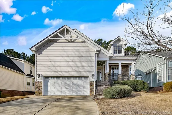 $2,100 | 147 Lamplighter Way, Spring Lake, NC 28390
