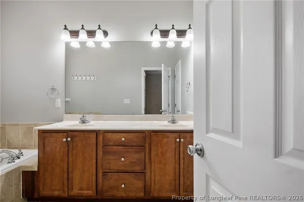 $2,100 | 147 Lamplighter Way, Spring Lake, NC 28390