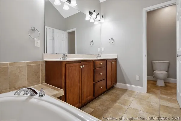 $2,100 | 147 Lamplighter Way, Spring Lake, NC 28390