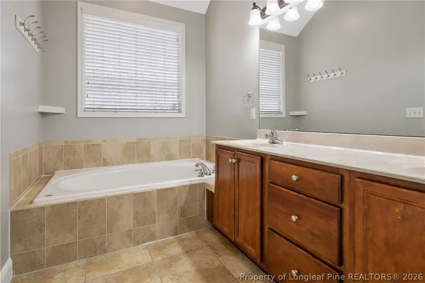 $2,100 | 147 Lamplighter Way, Spring Lake, NC 28390