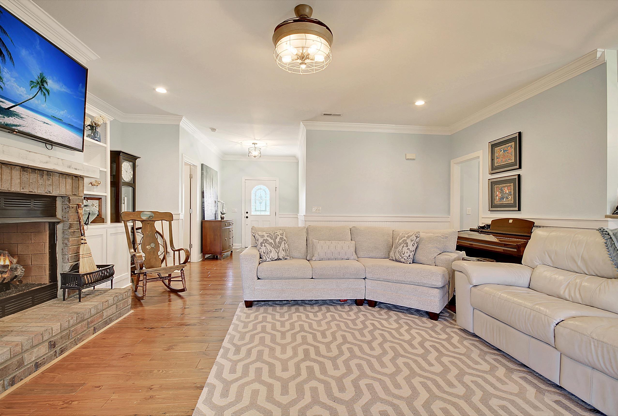 531 West Butternut Road Summerville, SC 29483 - Photo 4 of 29 531 W Butternut