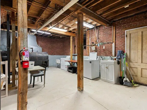 $1,179,000 | 192 Northport Avenue, Belfast, ME 04915