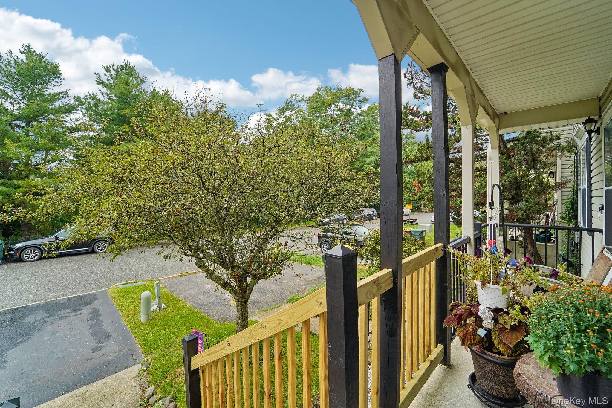 70 Darin Road Warwick, NY 10990 - Photo 3 of 35 Front porch