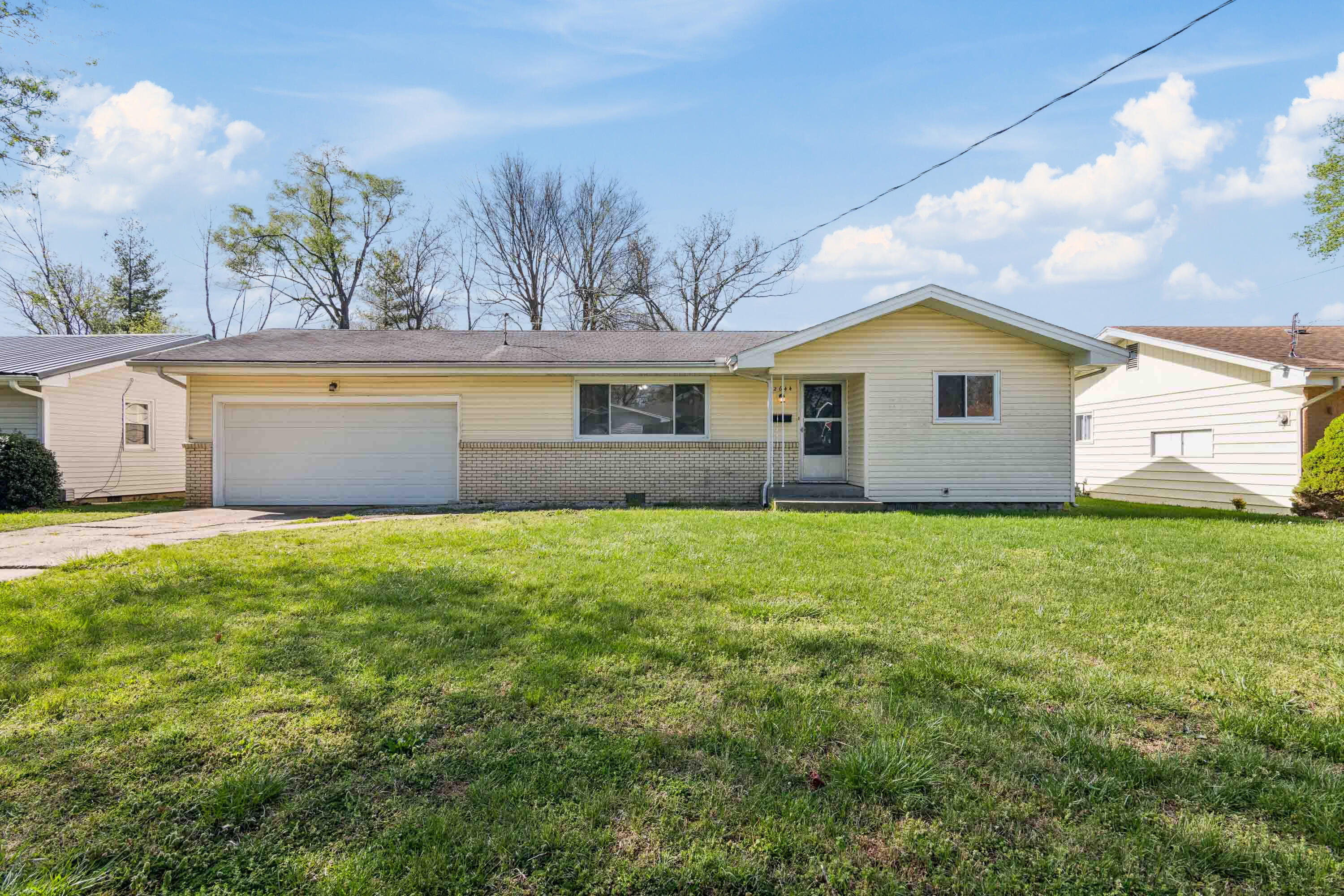 2644 East Linwood Street Springfield, MO 65804 - Photo 1 of 1 DSC_6143