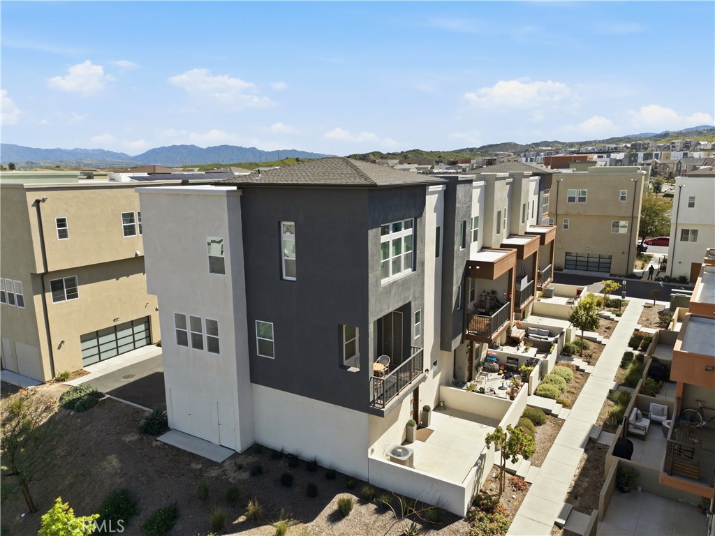 27013 Hummingbird Lane Valencia, CA 91381 - Photo 3 of 54