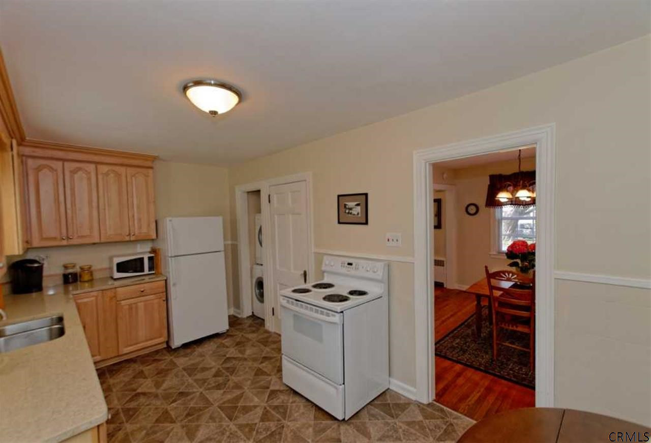 21 Rugby Road East Greenbush, NY 12061 - Photo 4 of 22 Photo 4