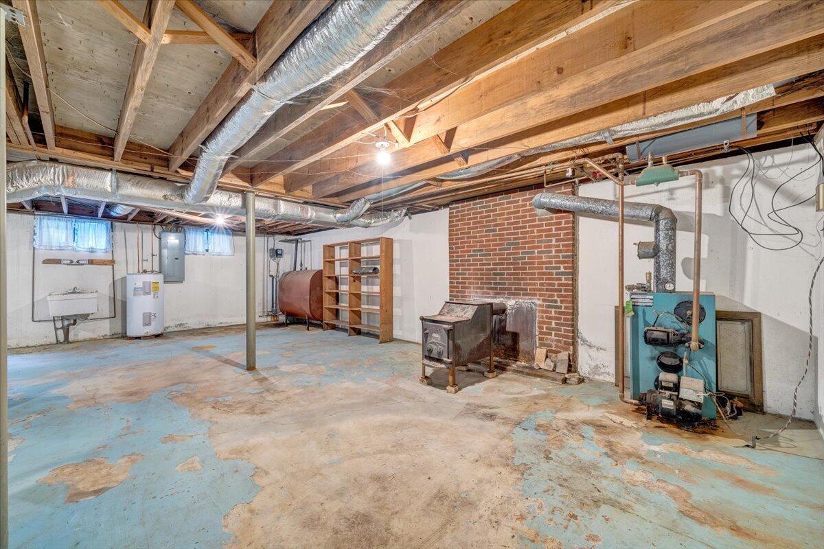 2324 Camp Jaycee Road Blue Ridge, VA 24064 - Photo 45 of 74 a view of a room with gym equipment
