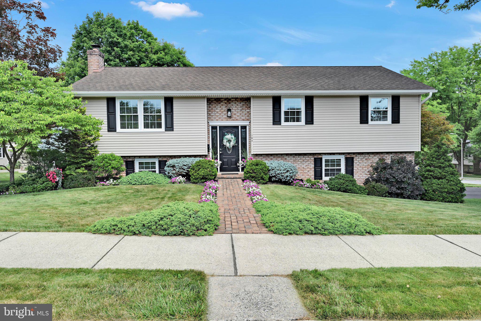 104 Julia Road Ephrata, PA 17522 - Photo 7 of 53 Exterior Front