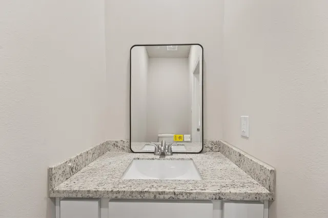 $1,500 | 8687 Sassafras, Willis, TX 77318