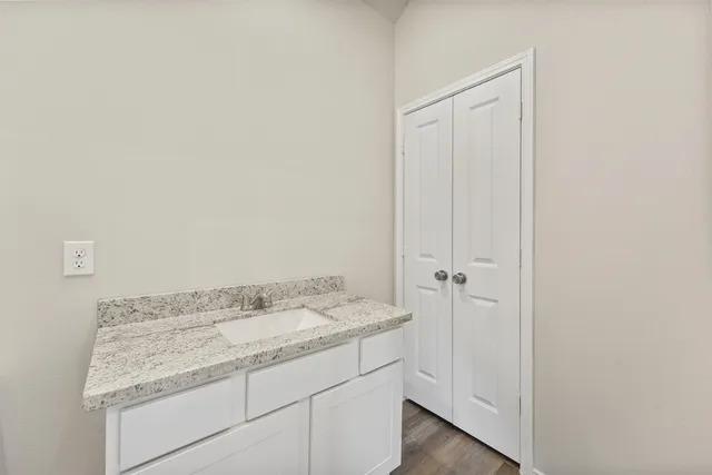 $1,500 | 8687 Sassafras, Willis, TX 77318