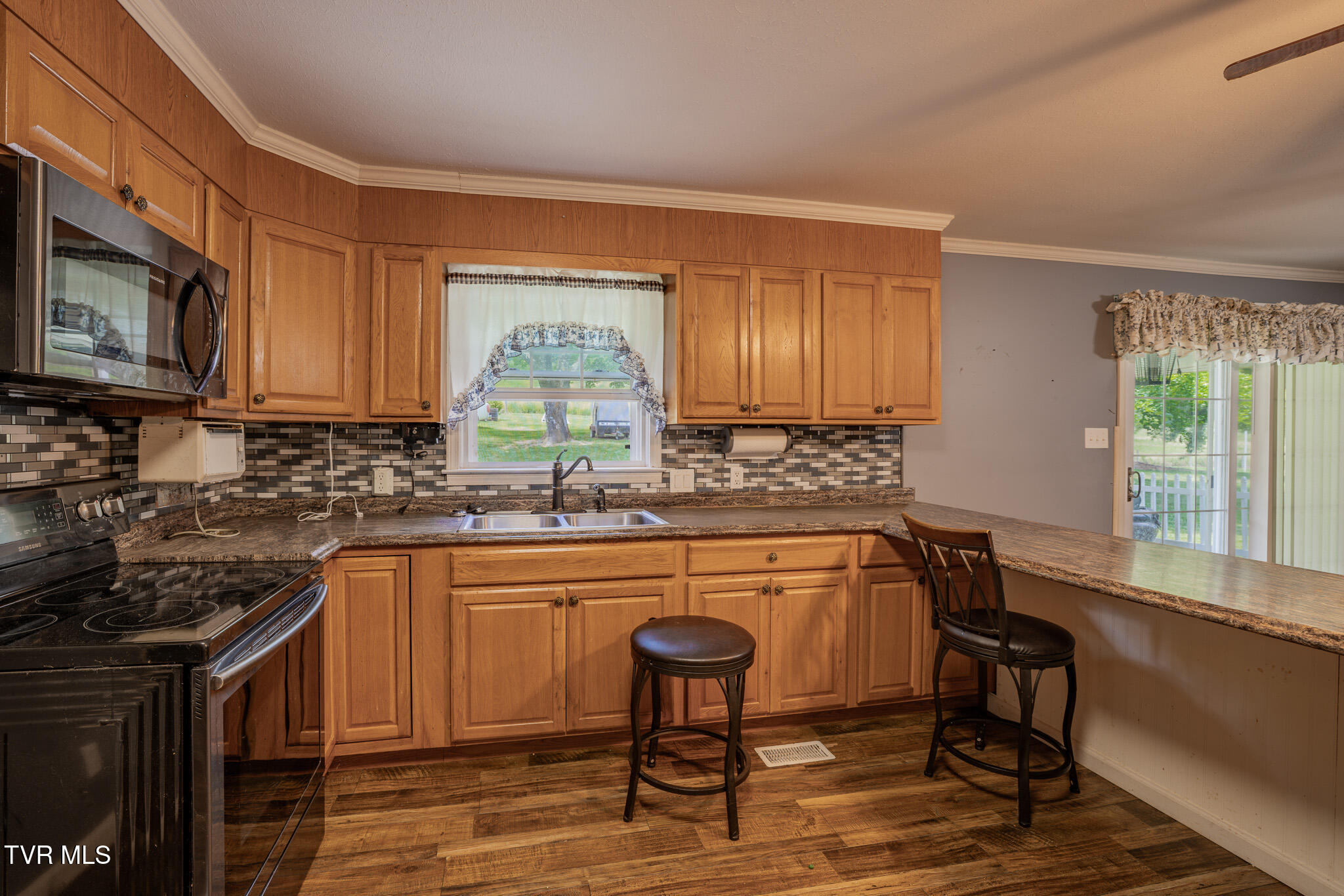 26309 Northridge Road Meadowview, VA 24361 - Photo 6 of 31 1R9A7400-HDR-2