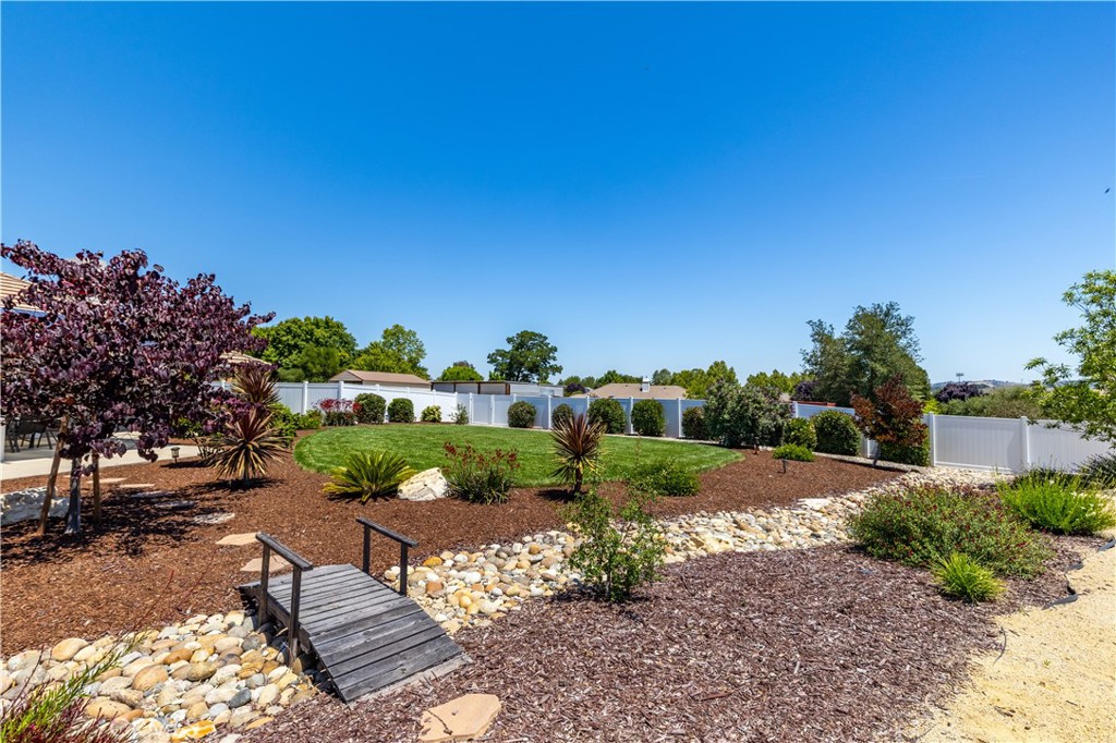 1275 Shane Lane Templeton, CA 93465 - Photo 50 of 70 a view of a backyard with sitting area