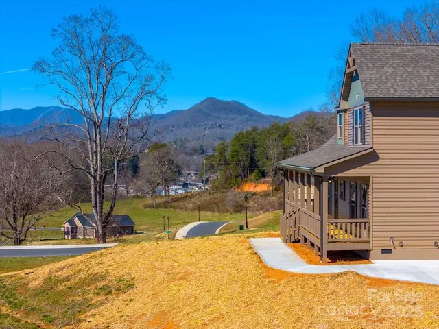 $485,000 | 50 Fairview Street, Franklin, NC 28734