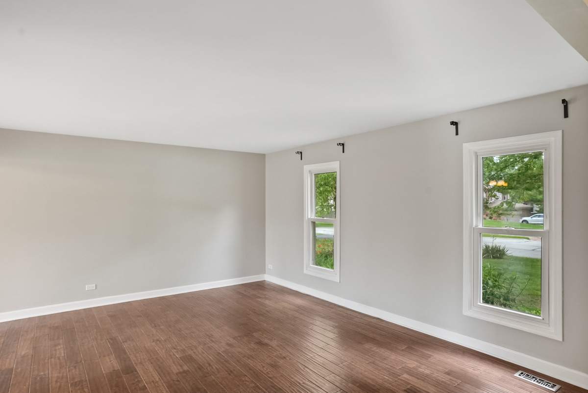 545 Ridgefield Drive Roselle, IL 60172 - Photo 6 of 24