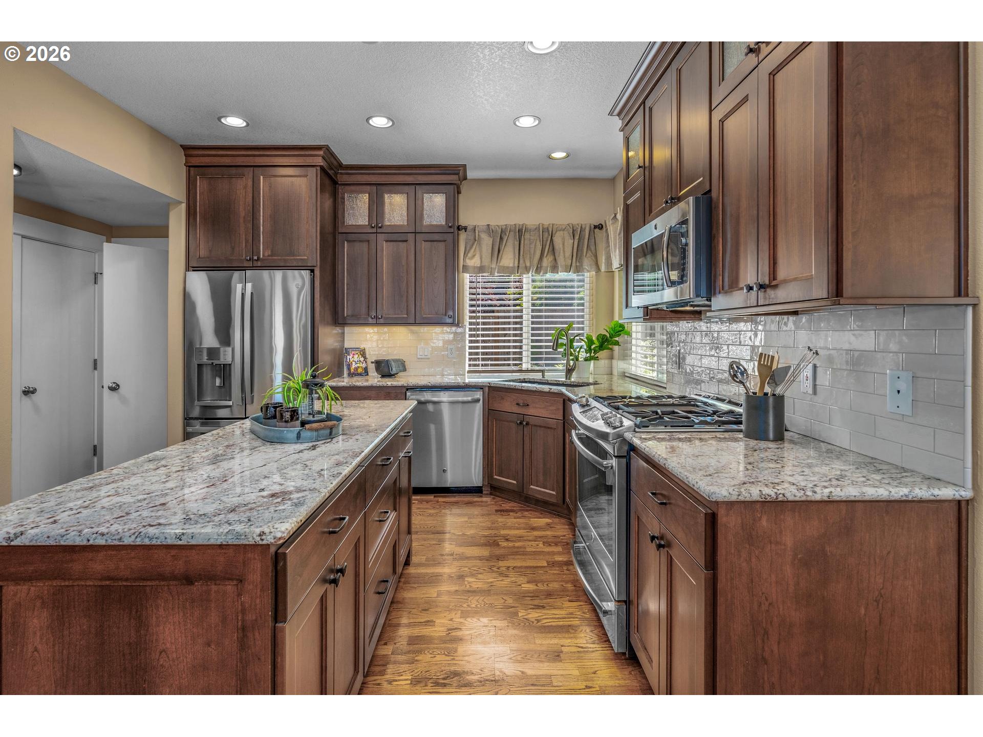 7733 Southwest 174th Place Beaverton, OR 97007 - Photo 6 of 38