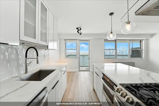 $368,000 | 6600 Boulevard East, Unit 15B, West New York, NJ 07093