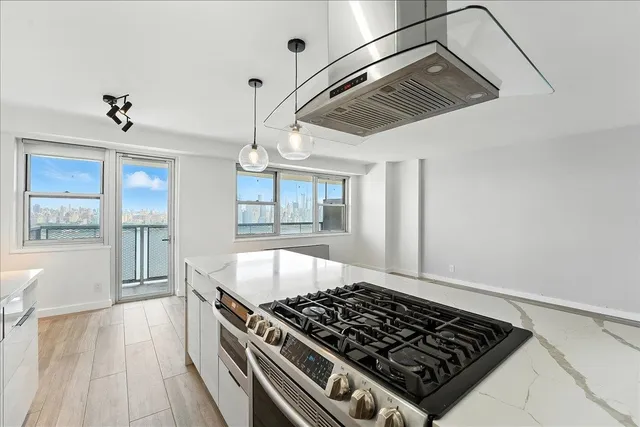 $368,000 | 6600 Boulevard East, Unit 15B, West New York, NJ 07093