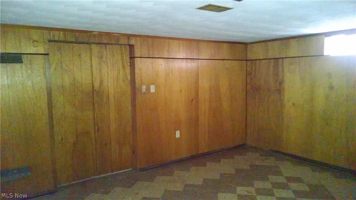 6889 Revere Road Cleveland, OH 44130 - Photo 23 of 25 Gallery Image 23