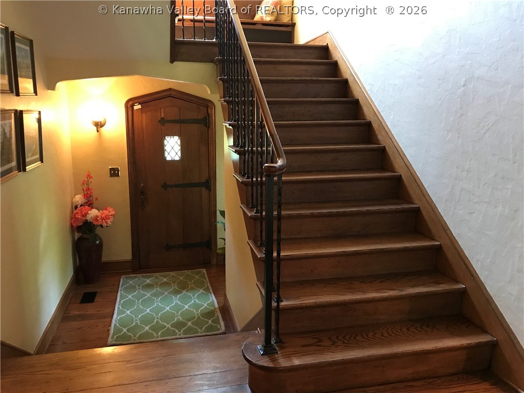 512 Linden Road Charleston, WV 25314 - Photo 3 of 30 Gallery Image 3
