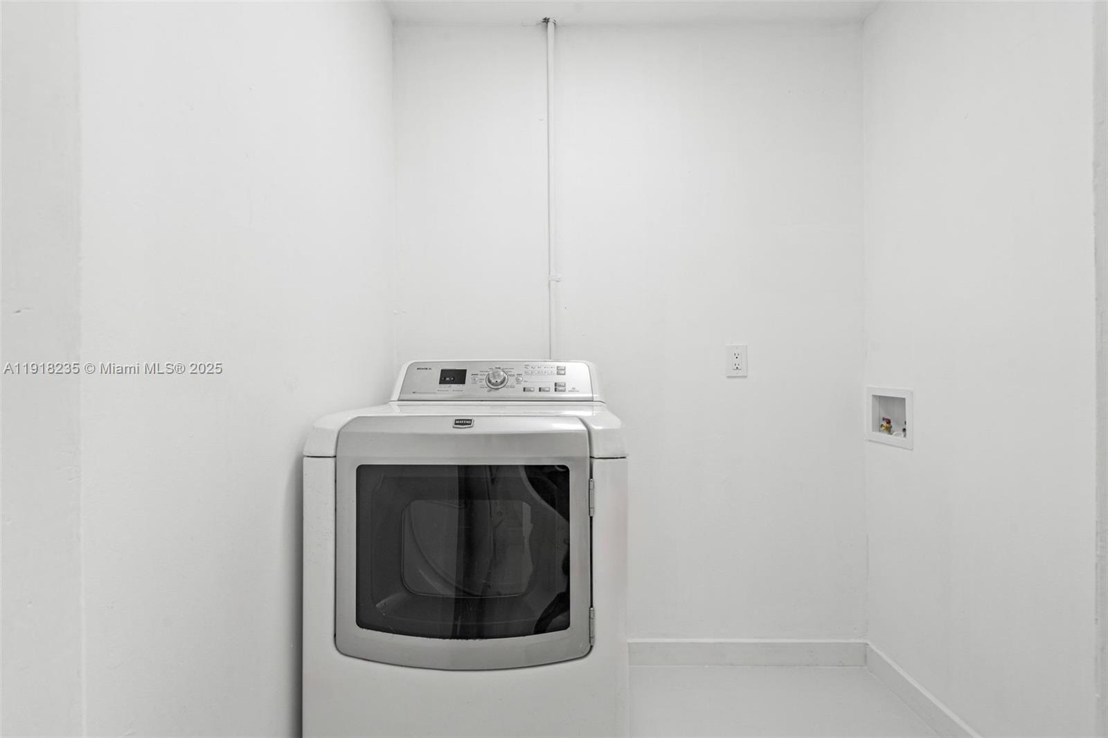 3956 Northwest 207 St Road Miami Gardens, FL 33055 - Photo 15 of 36 a utility room with dryer and washer