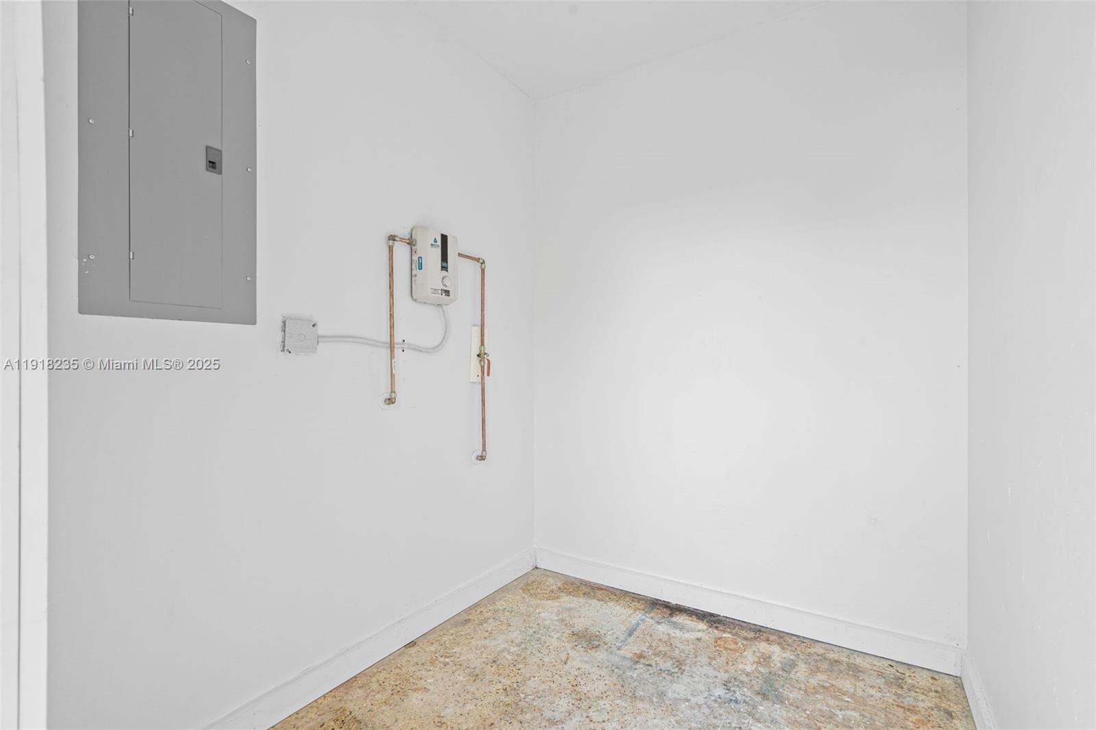 3956 Northwest 207 St Road Miami Gardens, FL 33055 - Photo 29 of 36 a view of small space