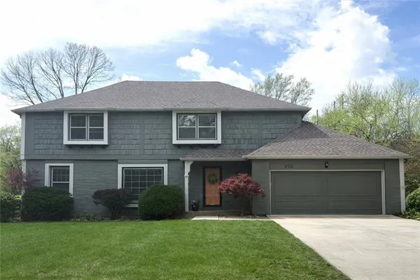 $450,000 | 9730 Roe Avenue, Overland Park, KS 66207