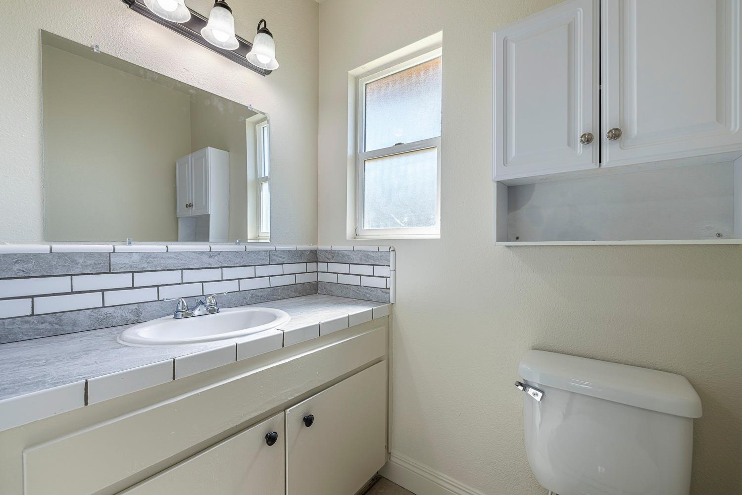 2840 North First Street Fresno, CA 93703 - Photo 11 of 43