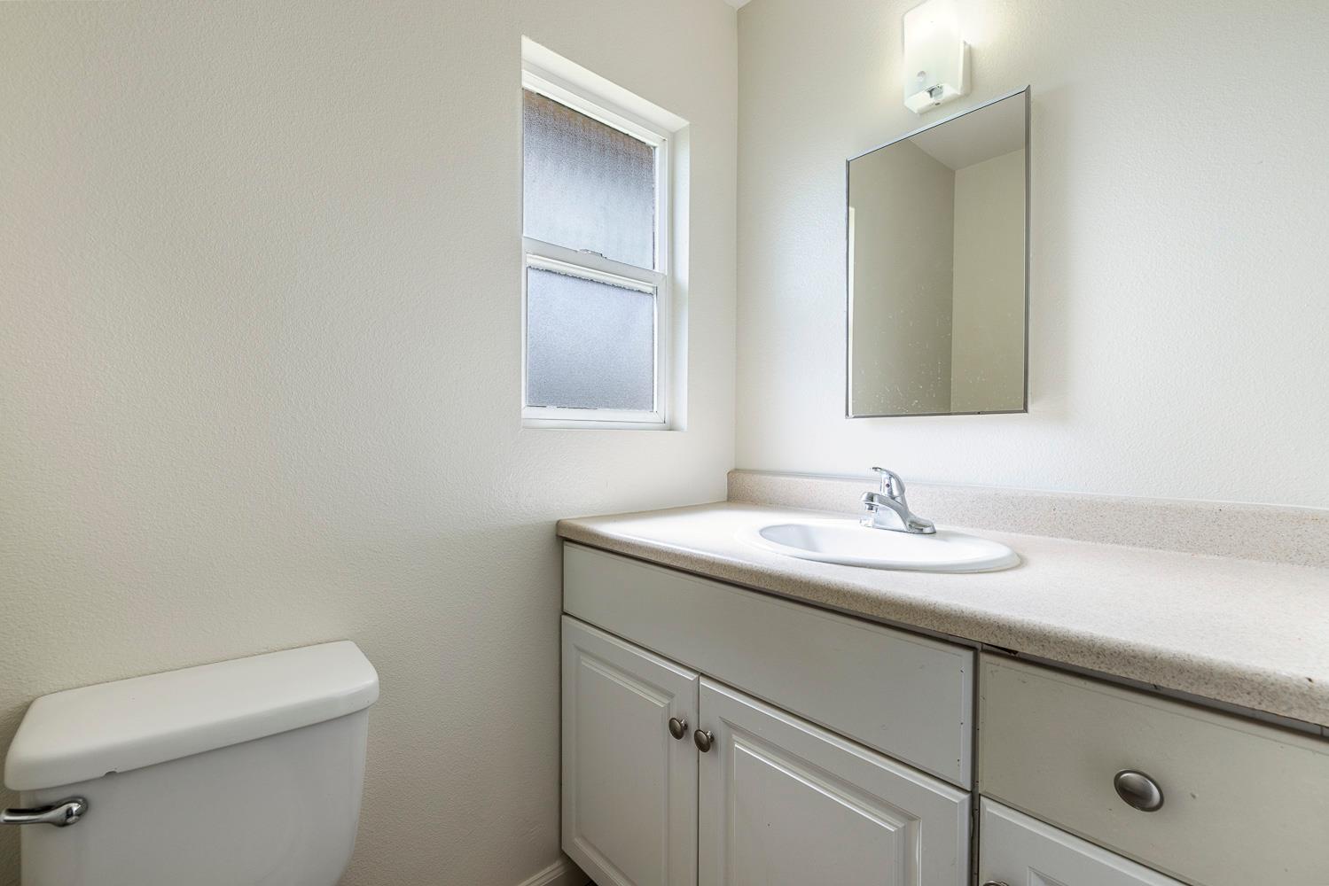 2840 North First Street Fresno, CA 93703 - Photo 12 of 43