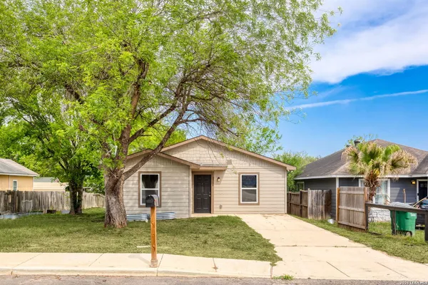 $1,400 | 2718 Bermuda, San Antonio, TX 78222