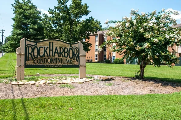 $1,300 | 515 Basswood Avenue, Unit 104, Nashville, TN 37209