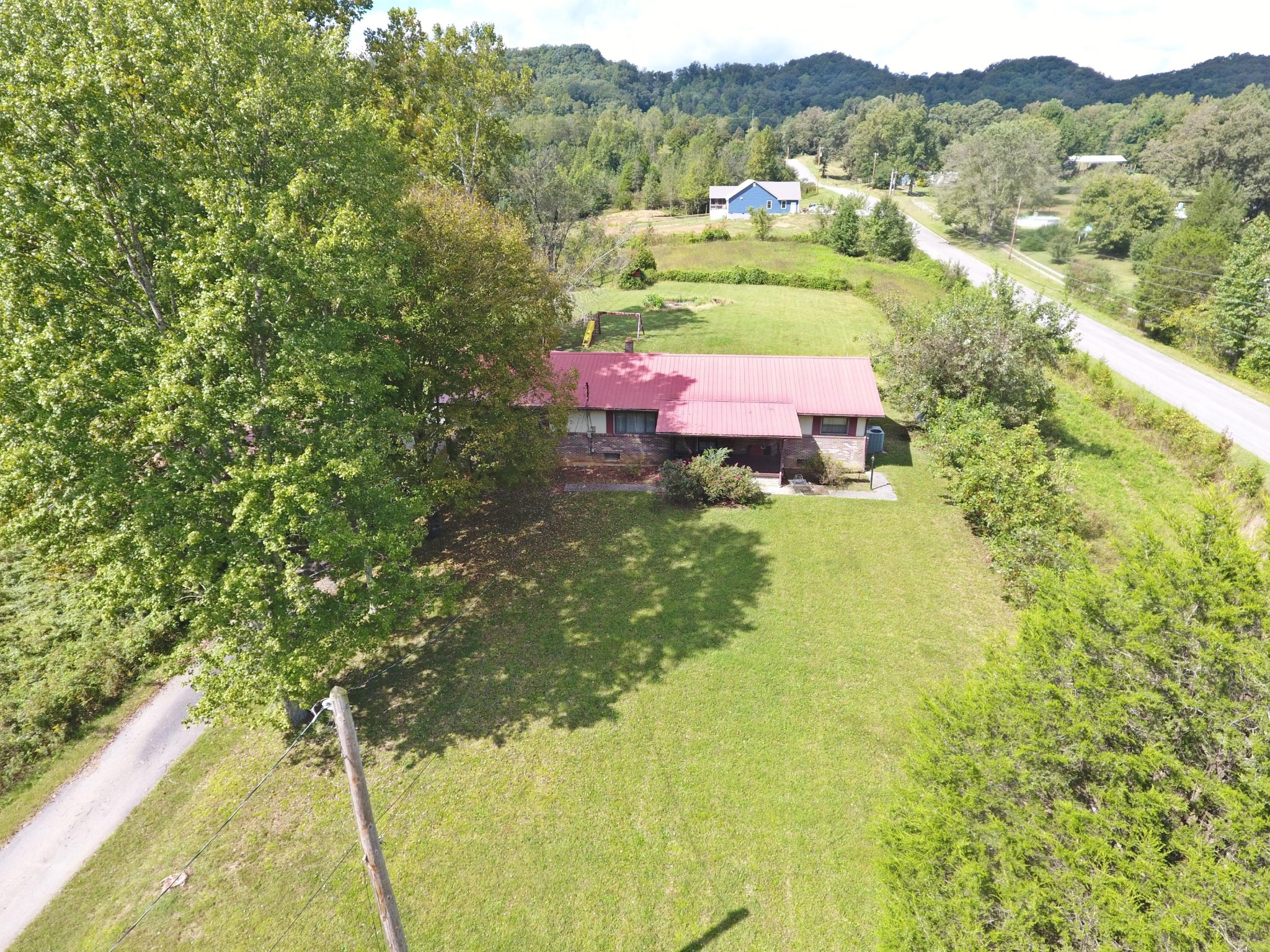 864 East Wolf Valley Road Heiskell, TN 37754 - Photo 2 of 17