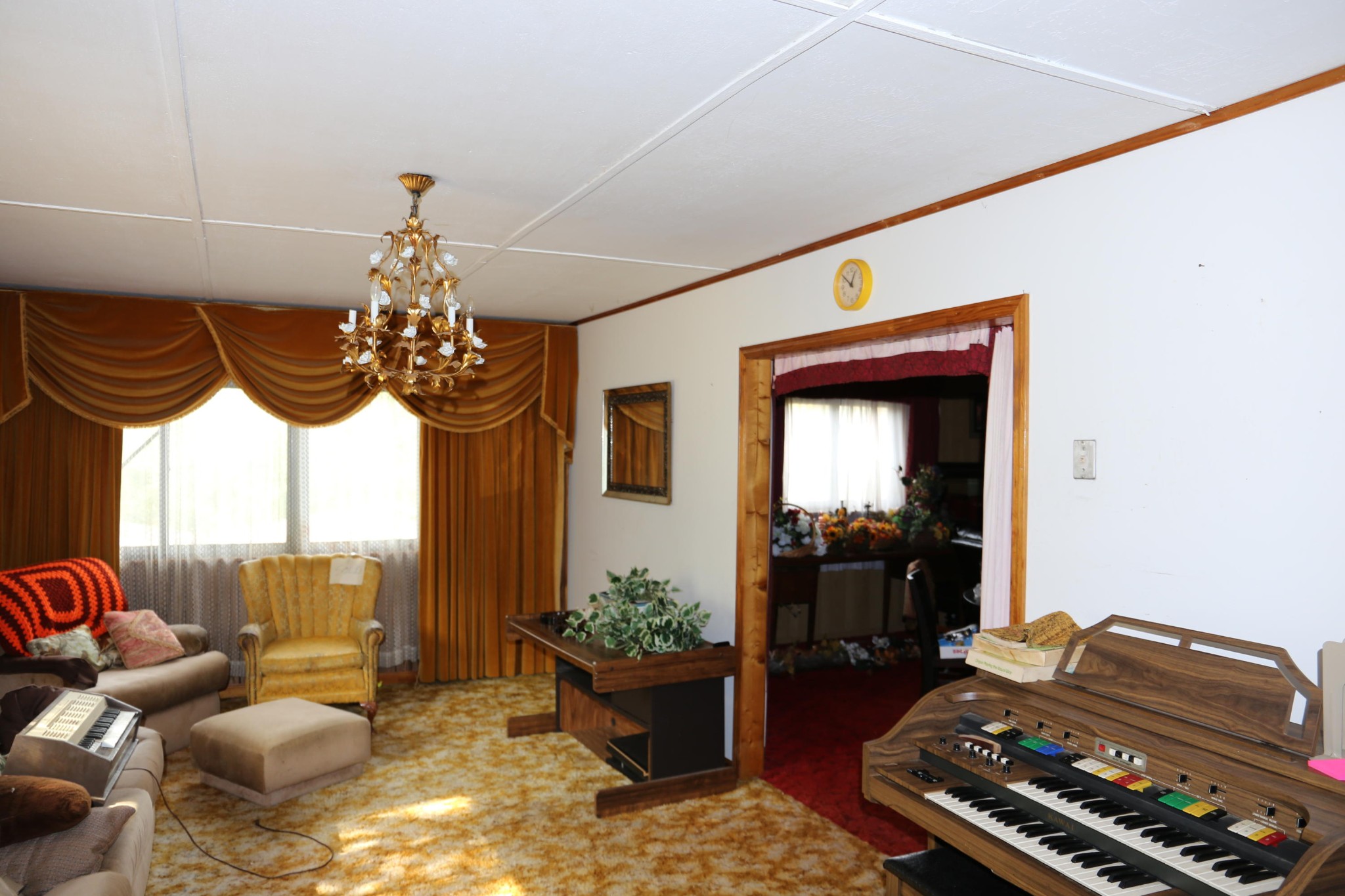 864 East Wolf Valley Road Heiskell, TN 37754 - Photo 6 of 17 a living room with furniture