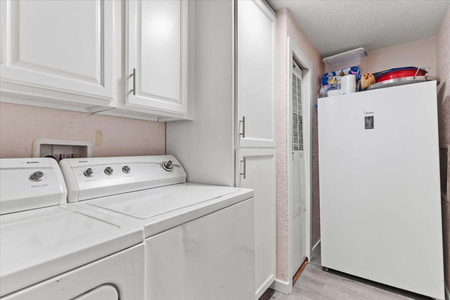 159 Village Circle Sacramento, CA 95838 - Photo 24 of 38 a utility room with dryer and washer
