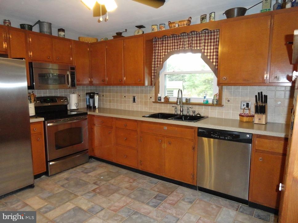 70 Ridge View Drive Leola, PA 17540 - Photo 3 of 19 Gallery Image 3